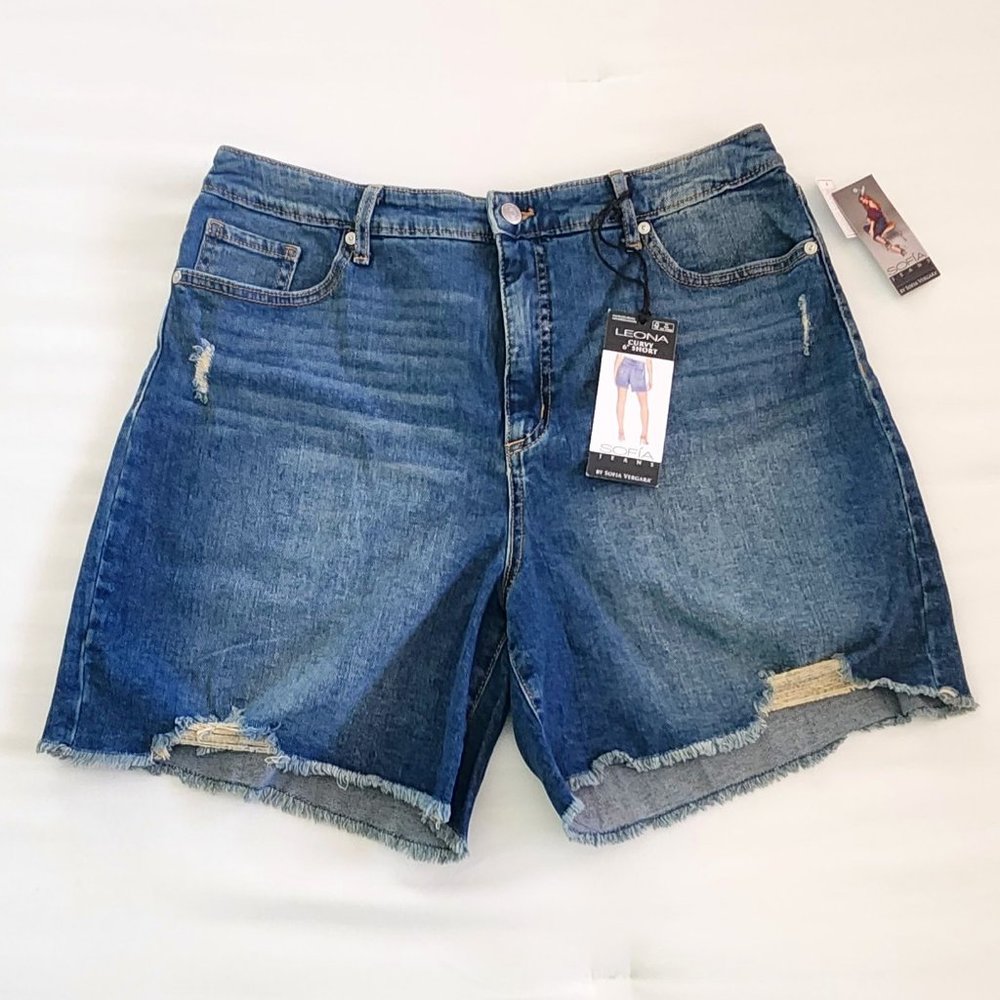Sofia Vergara Leona Curvy 6" Blue  Women's Distressed Denim Shorts.  Sze 14. NWT
